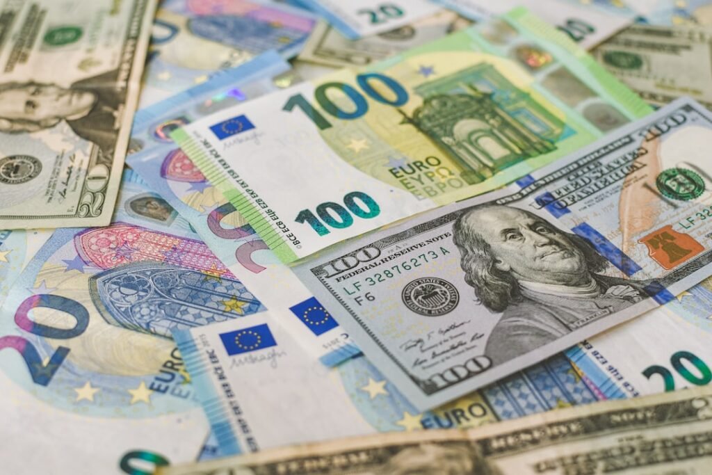 How Central Banks Move Currency Markets