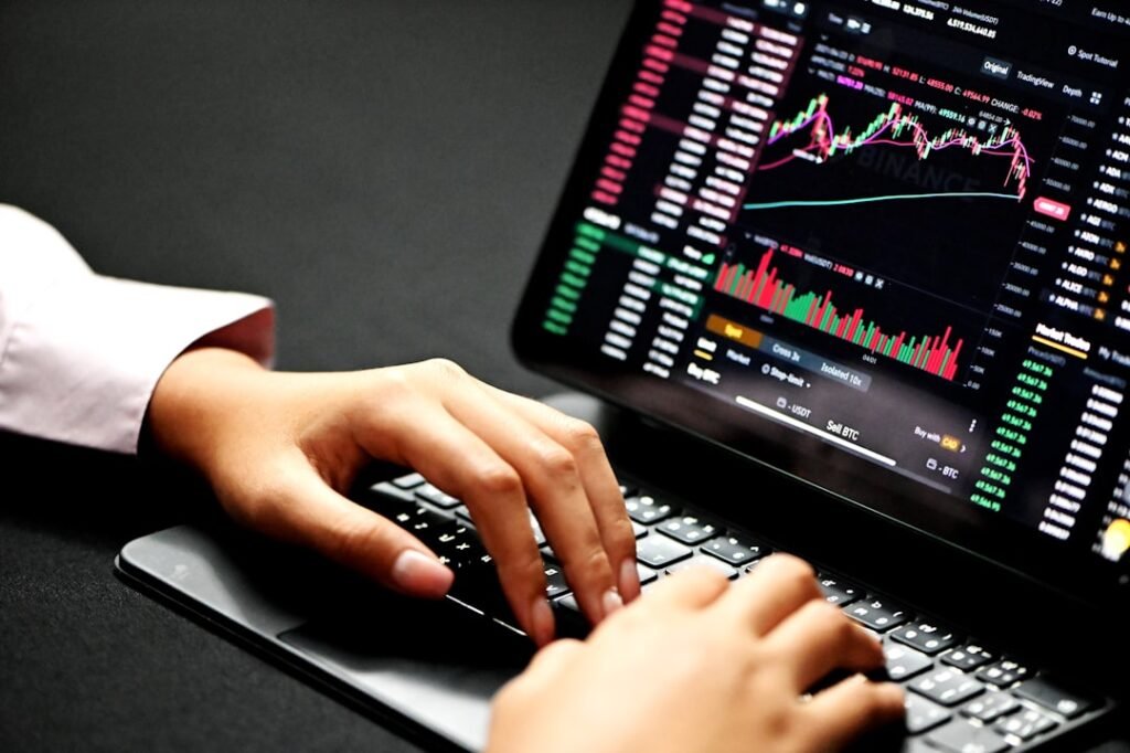Moving Averages Guide: SMA, EMA & How to Use Them